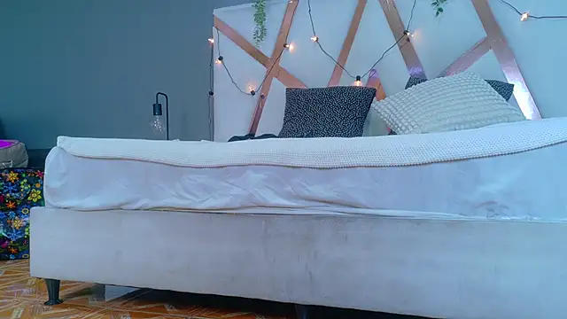 JenaCooper  online show from February 2026 03:18:02 AM