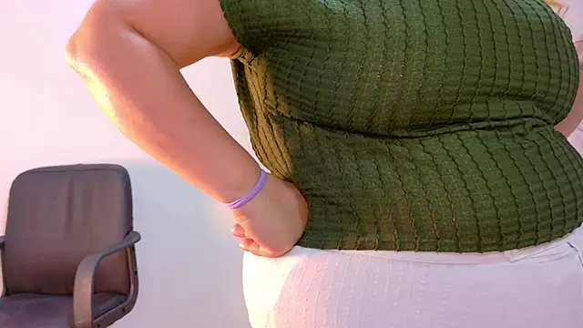 JenaCooper  online show from February 2026 02:51:02 AM