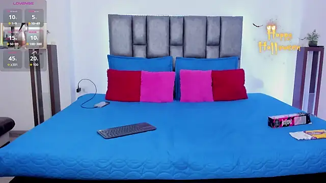 miaroberts69 online show from October 2025 09:47:01 PM