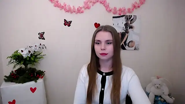 Snapshot of OceanicDawn chatting on April 2026 06:15:01 AM OceanicDawn online show from April 2026 06:15:01 AM