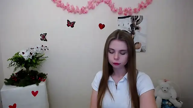 Snapshot of OceanicDawn chatting on April 2026 05:25:01 AM OceanicDawn online show from April 2026 05:25:01 AM