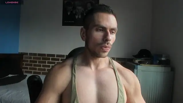 Snapshot of justinkarter chatting on July 2026 05:01:01 PM justinkarter online show from July 2026 05:01:01 PM