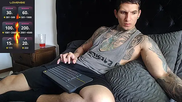 Snapshot of Shane_Clay chatting on January 2026 06:33:01 PM Shane Clay online show from January 2026 06:33:01 PM