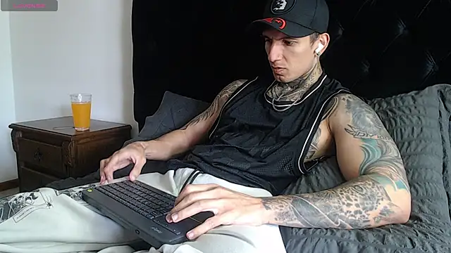 Snapshot of Shane_Clay chatting on January 2026 06:36:02 PM Shane Clay online show from January 2026 06:36:02 PM