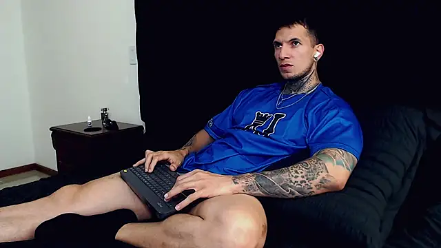 Snapshot of Shane_Clay chatting on October 2025 08:45:01 PM Shane Clay online show from October 2025 08:45:01 PM