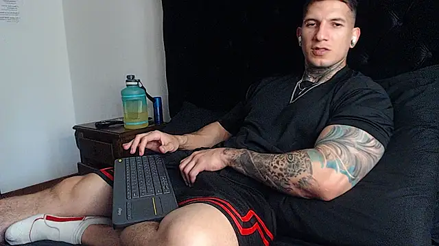 Snapshot of Shane_Clay chatting on February 2026 06:52:01 PM Shane Clay online show from February 2026 06:52:01 PM