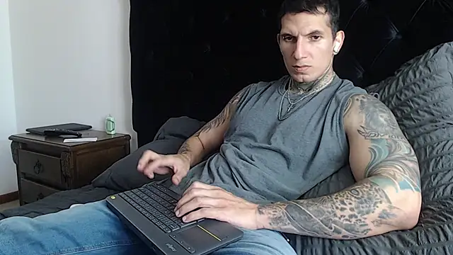 Snapshot of Shane_Clay chatting on January 2026 06:11:01 PM Shane Clay online show from January 2026 06:11:01 PM