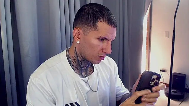 Snapshot of Shane_Clay chatting on October 2025 05:03:02 PM Shane Clay online show from October 2025 05:03:02 PM