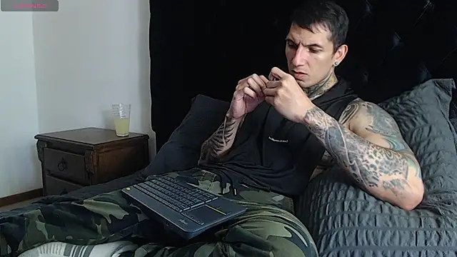 Snapshot of Shane_Clay chatting on January 2026 06:33:01 PM Shane Clay online show from January 2026 06:33:01 PM