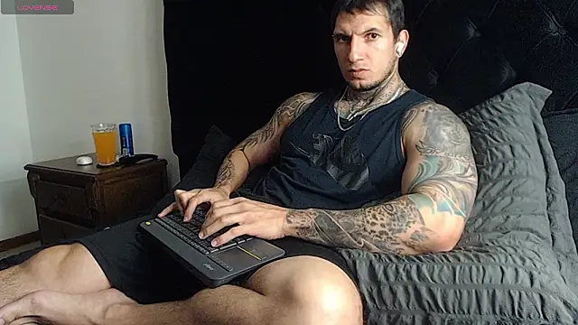 Snapshot of Shane_Clay chatting on February 2026 07:01:02 PM Shane Clay online show from February 2026 07:01:02 PM