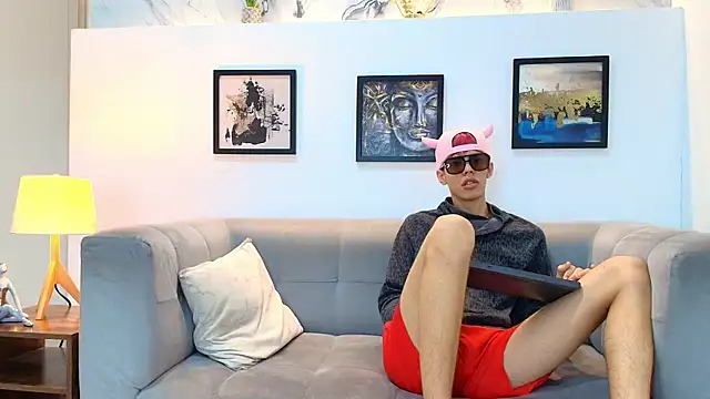 TWINKS FRIENDS online show from June 2026 01:22:01 PM