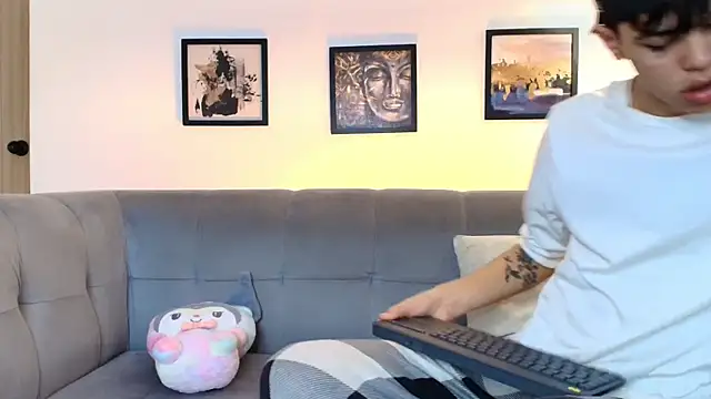 TWINKS FRIENDS online show from April 2026 01:26:01 PM