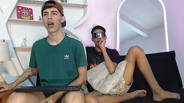 TWINKS FRIENDS online show from September 2025 01:28:01 AM