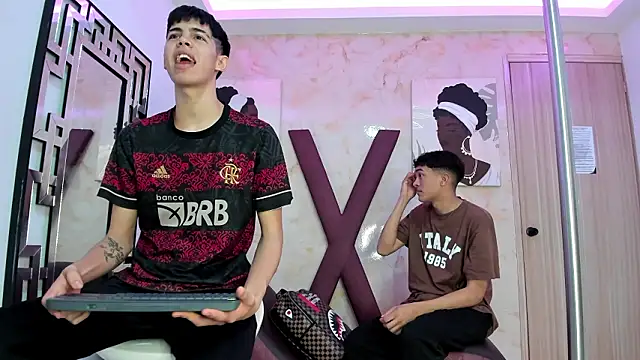 TWINKS FRIENDS online show from February 2026 01:21:02 PM