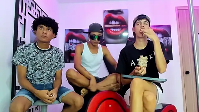 TWINKS FRIENDS online show from October 2025 07:29:02 AM