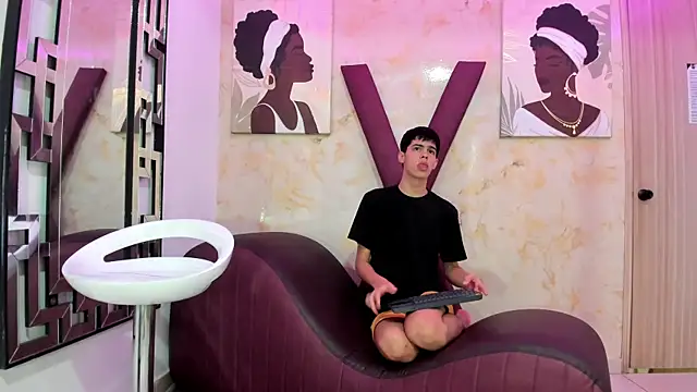 TWINKS FRIENDS online show from January 2026 01:29:01 PM