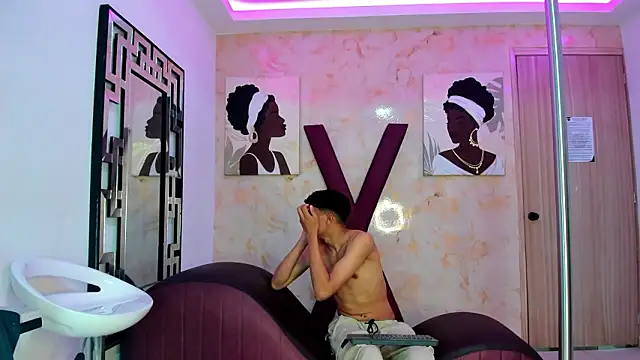 TWINKS FRIENDS online show from February 2026 01:28:01 PM