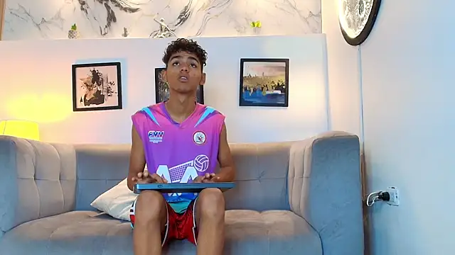 TWINKS FRIENDS online show from May 2026 01:31:02 PM