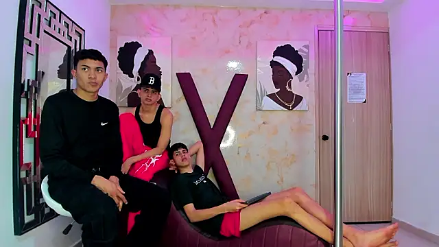 TWINKS FRIENDS online show from February 2026 01:29:01 PM