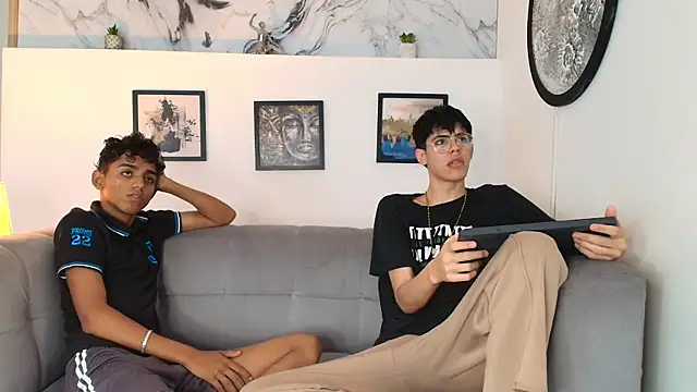 TWINKS FRIENDS online show from April 2026 01:35:02 PM