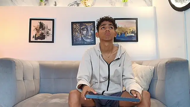 TWINKS FRIENDS online show from May 2026 01:28:01 PM