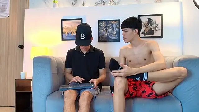 TWINKS FRIENDS online show from February 2026 01:22:01 PM