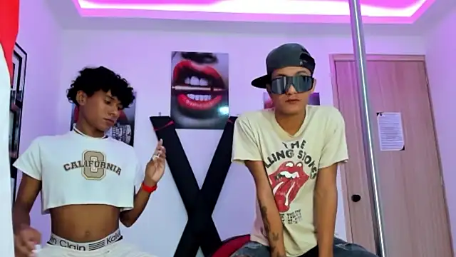 TWINKS FRIENDS online show from October 2025 07:29:01 AM