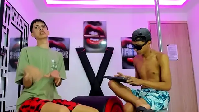 TWINKS FRIENDS online show from October 2025 07:31:01 AM