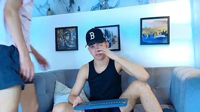 TWINKS FRIENDS online show from April 2026 01:29:01 PM