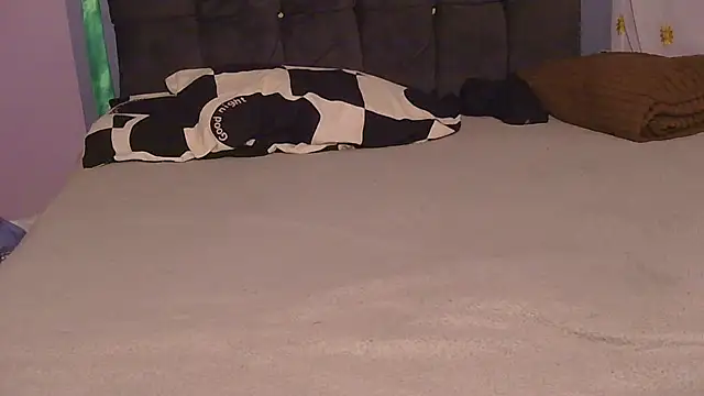 Snapshot of AfricanDickza chatting on December 2025 06:52:01 PM AfricanDickza online show from December 2025 06:52:01 PM