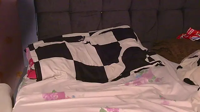 Snapshot of AfricanDickza chatting on April 2026 12:48:01 AM AfricanDickza online show from April 2026 12:48:01 AM