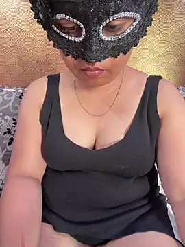 Snapshot of Iampriyaaa15 chatting on July 2026 08:12:01 AM Iampriyaaa15 online show from July 2026 08:12:01 AM