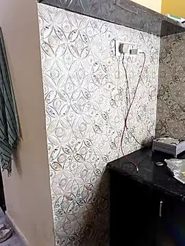 Iampriyaaa15 online show from November 2025 11:47:02 AM