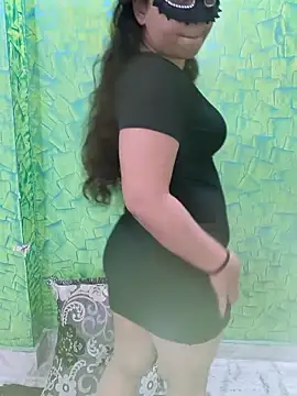 Iampriyaaa15 online show from December 2025 06:13:01 AM