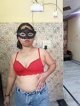 Iampriyaaa15 online show from November 2025 09:13:02 AM