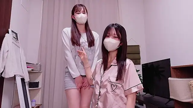 Snapshot of OSUSHI-CHAN chatting on April 2026 06:53:02 PM OSUSHI-CHAN online show from April 2026 06:53:02 PM