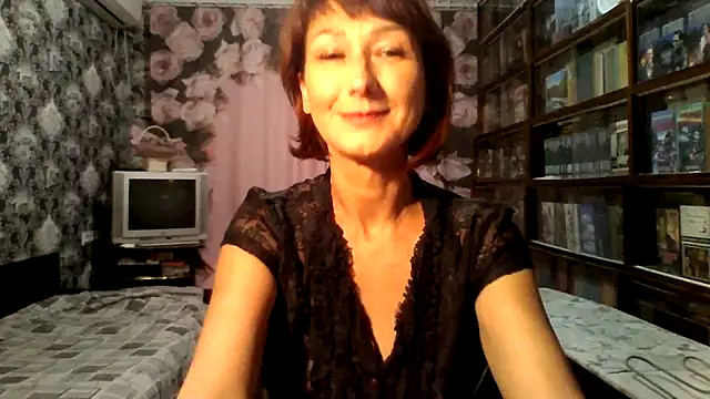 Snapshot of Pline1 chatting on October 2025 09:04:02 PM Pline1 online show from October 2025 09:04:02 PM