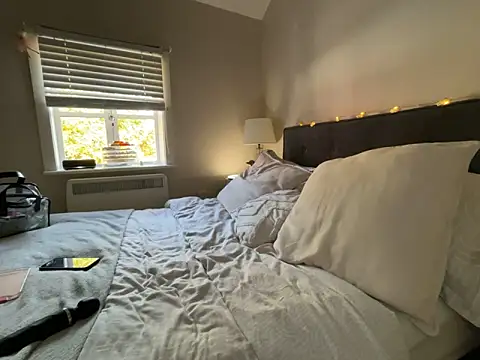 FrancescaXO online show from October 2025 12:04:01 PM