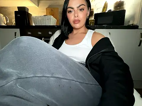 FrancescaXO online show from January 2026 08:16:02 PM