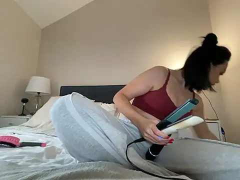 FrancescaXO online show from December 2025 02:31:01 PM