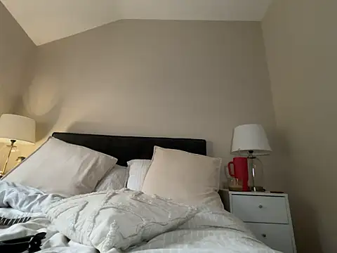 FrancescaXO online show from October 2025 08:19:02 AM