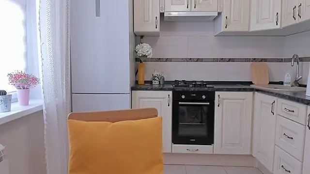 GoodGlamorGirl online show from April 2026 04:28:02 AM