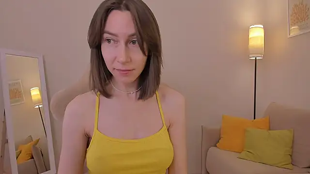 GoodGlamorGirl online show from April 2026 03:35:01 AM