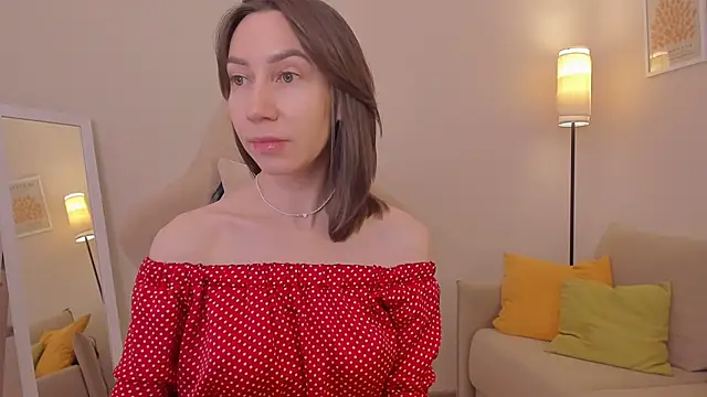 GoodGlamorGirl online show from April 2026 04:03:01 AM