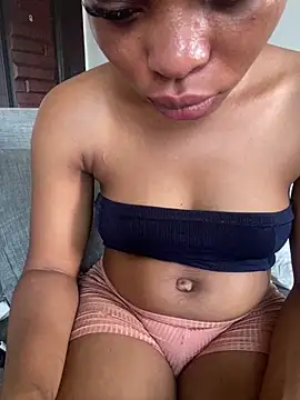 PrettyNina77 online show from December 2025 10:48:02 AM