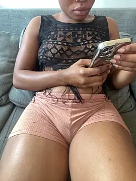 PrettyNina77 online show from October 2025 11:22:01 AM