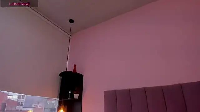 violet myerrs online show from October 2025 12:39:02 PM