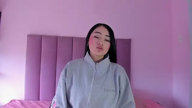 Snapshot of violet_myerrs chatting on September 2025 12:49:02 PM violet myerrs online show from September 2025 12:49:02 PM