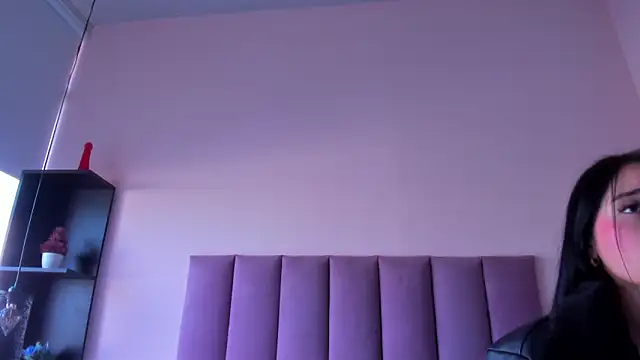 Snapshot of violet_myerrs chatting on December 2025 12:55:01 PM violet myerrs online show from December 2025 12:55:01 PM