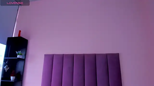 violet myerrs online show from January 2026 01:07:01 PM